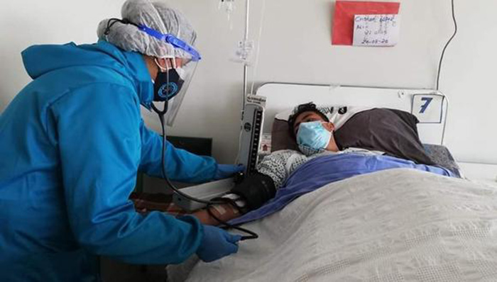 Menores y adultos jóvenes desbordan sala UCI COVID-19 del Hospital Regional de Cusco