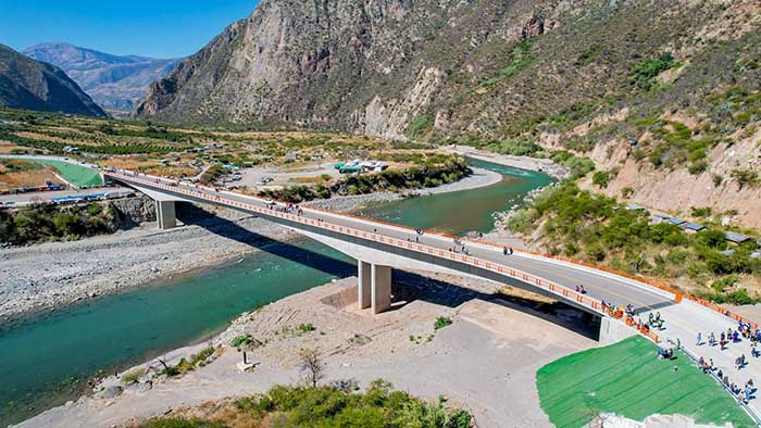 Inauguran puente interregional Pampas que une las regiones Ayacucho y ApurÃ­mac