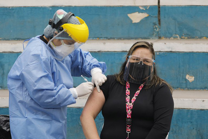 Perú recibirá más de 13 millones de dosis de la vacuna contra el coronavirus