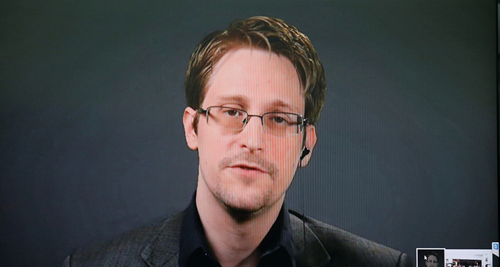 Snowden insta a prohibir Pegasus tras confirmarse que tres periodistas fueron blanco del 
