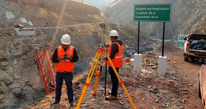 Especialistas del MTC trabajan con celeridad en la zona del puente Kutinachaka para restablecer el trÃ¡nsito vehicular