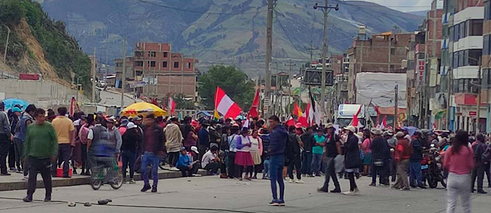 Varios centenares de ciudadanos chancas emprenden viaje a la capital