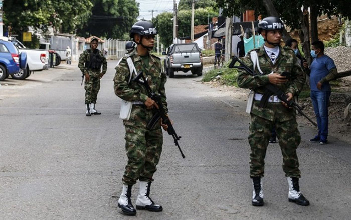 Ataque con coche bomba atribuido a ELN dejó 36 heridos en base militar en Colombia