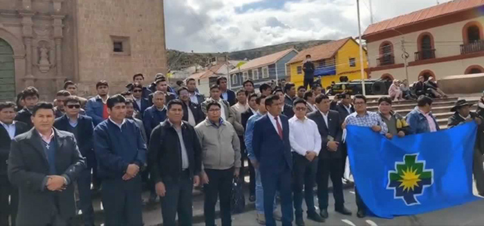 Puno: gobernador y alcaldes respaldan protestas sociales y piden la renuncia de Dina Boluarte