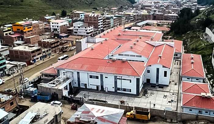 10 años después:  Pronis anuncia culminación de infraestructura del Hospital de Challhuahuacho 