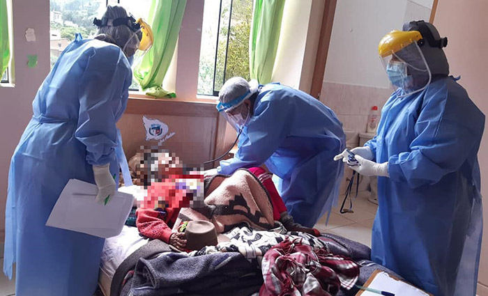 HabrÃ­a delito de omisiÃ³n de acto funcional por muerte de ancianos a causa del Covid-19