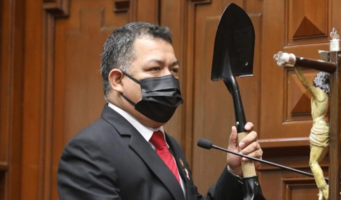 Congresista Darwin Espinoza: si se va Pedro Castillo, nos vamos todos