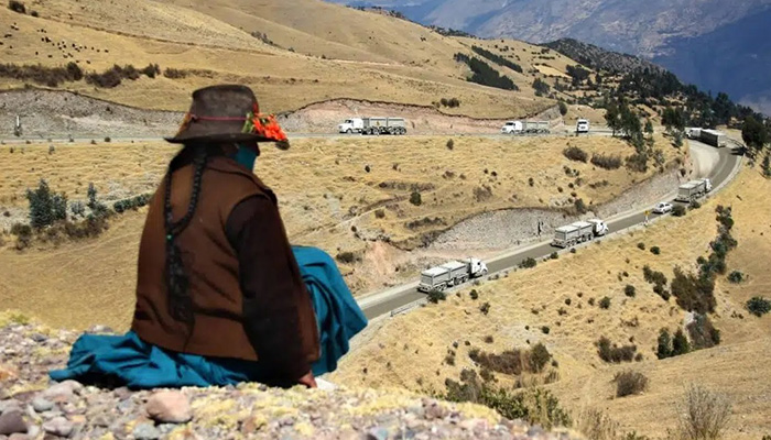 Comunidades bloquean ruta que afecta transporte concentrados de cobre de Glencore