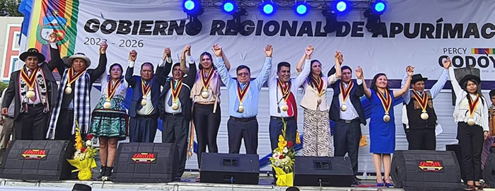 Percy Godoy juramentÃ³ como nuevo gobernador regional de ApurÃ­mac acompaÃ±ado de su pueblo