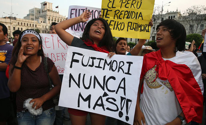 Agreden a joven que protestaba contra la candidatura de Keiko Fujimori en Arequipa