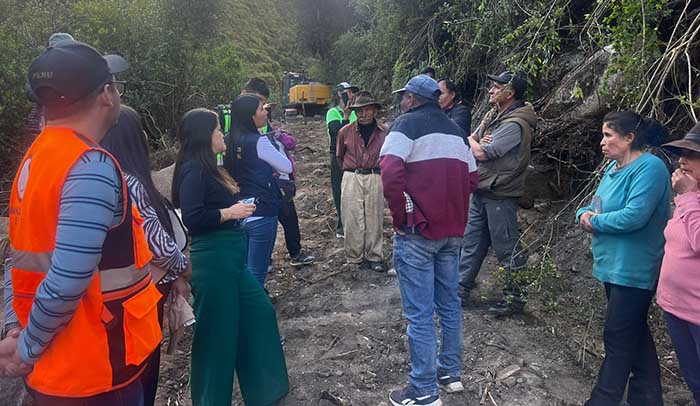 Chalhuanca: mineros informales habilitan trocha por cauce del río Huampuchaca para llegar al Apu Pisti