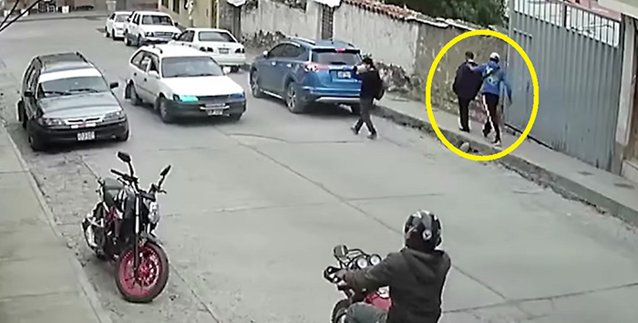 Delincuente hiere de dos puñaladas en la espalda a abogado en Abancay (Video) 
