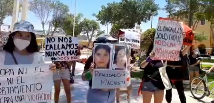 Ica: jÃ³venes protestaron con ropa interior y cuestionaron a jueces por caso de violaciÃ³n