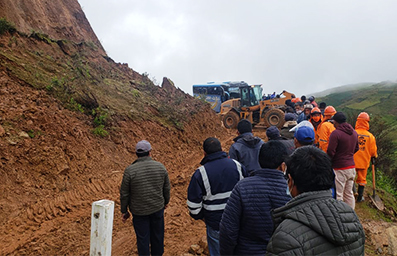 Municipalidad distrital de Kishuara toma acción inmediata en derrumbe que cerró pase Abancay – Andahuaylas