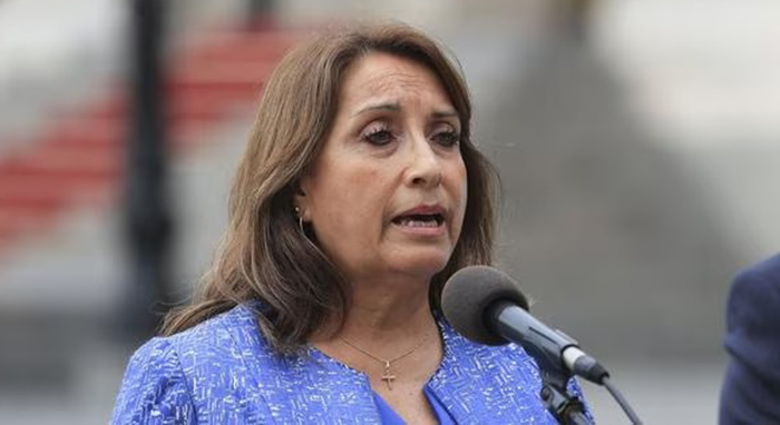 Fiscalía cita para este martes a presidenta de Perú en investigación por muertes en protestas