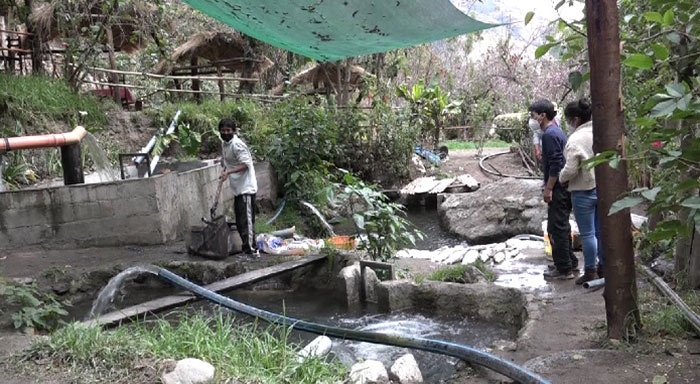 Desconocidos tiran veneno a río Puruchaca causando la muerte de miles de truchas en Atunpata