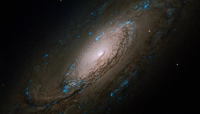 La NASA publica fotos inÃ©ditas del espacio tomadas por el Telescopio Hubble por su aniversario