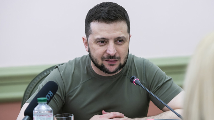 Fox News elimina de una entrevista con Zelenski su respuesta a una pregunta sobre el batallÃ³n Azov y sus 