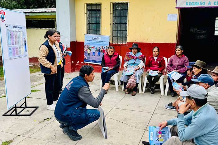 Intensifican capacitación ciudadana sobre el correcto marcado de la cédula de sufragio a cargo
