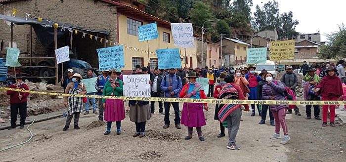 Pobladores de comunidad de Siusay se movilizan exigiendo cumplimiento de obras