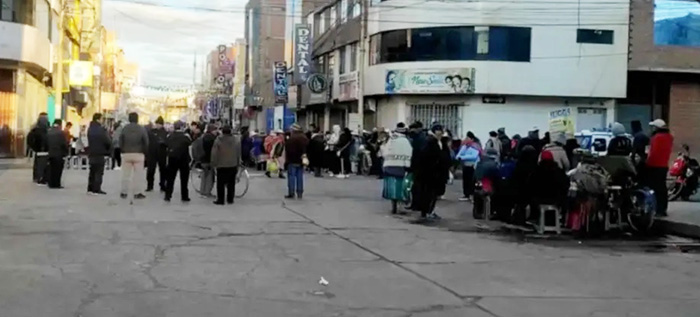 Puno: bloqueos y protestas contra autoridades y delincuencia en Juliaca