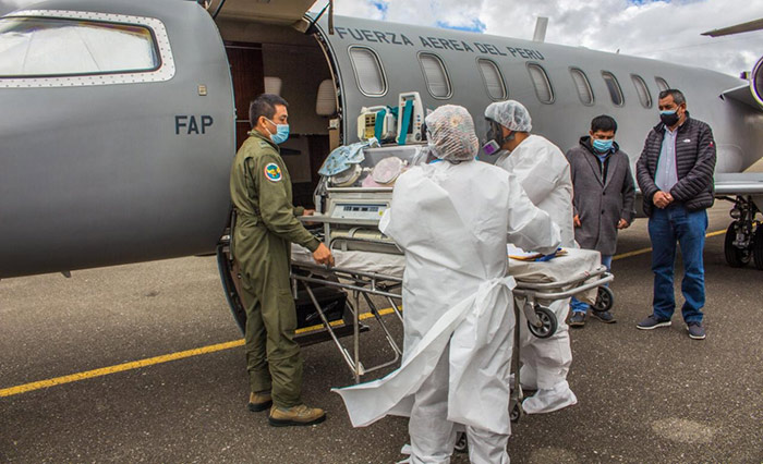 En avión de la FAP trasladan a bebé de 20 días de nacida a hospital de Lima