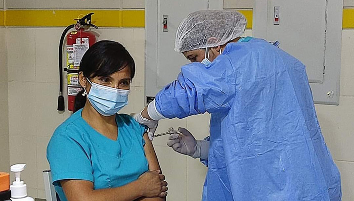Inician vacunación de reforzamiento contra el Covid-19 en Hospital Guillermo Díaz de la Vega