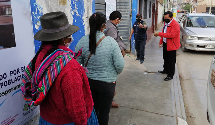 Arranca vacunación contra la Covid -19 con gran asistencia de personas de 30 años a más en Andahuaylas
