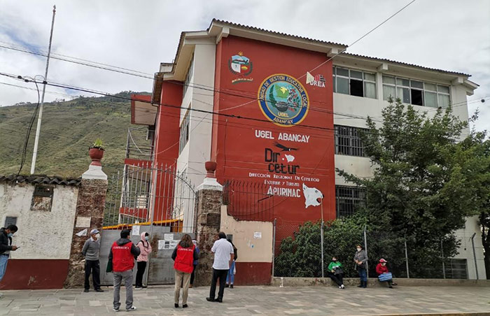 Contraloría verifica entrega de tablets a escolares y docentes en Apurímac