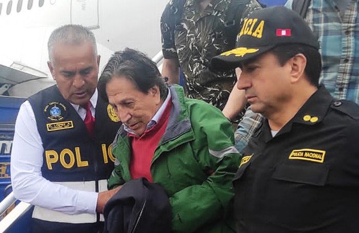Alejandro Toledo llegÃ³ a Lima extraditado desde EE.UU. para responder por el Caso InteroceÃ¡nica