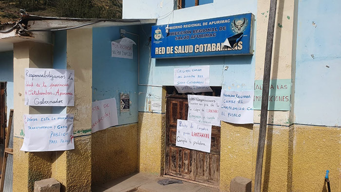 Pobladores toman sede de Red de Salud Cotabambas y piden renuncia del director de la Diresa, Julio César Rosario