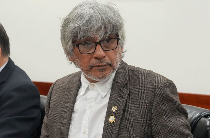 El primer transfuga del Senado: Jorge Gavidia renuncia a partido del Buen Gobierno