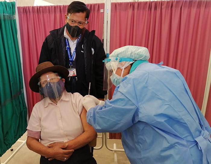 Andahuaylas: adultos mayores reciben segunda dosis de la vacuna contra el covid-19