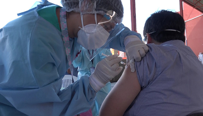  Se inician nuevas jornadas de vacunación con la segunda dosis en adultos de 50 a 59 años en Apurímac