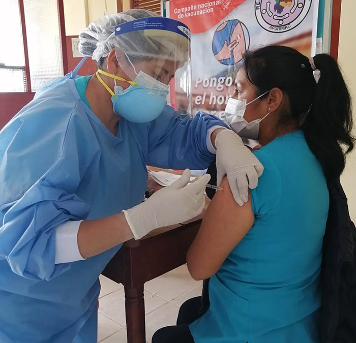  A la fecha se ha inmunizado al 73.32 % del personal de primera linea anticovid-19 en Apurímac 