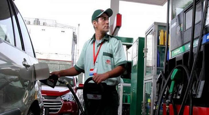 PCM aplaza hasta el 30 de agosto comercialización de dos tipos de combustibles en el país