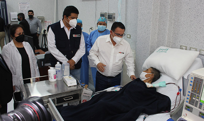 Viceministro de Salud Pública visita establecimientos de salud de tres provincias apurimeñas 