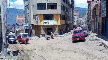 Caos y congestión por obras de pistas y veredas paralizadas casi un mes en Las Américas