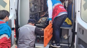 Lambrama: un muerto y dos heridos deja volcadura de camión con mineral en Marjuni 