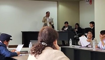 Raúl Peña se niega a socializar proyecto de inversión y quiere demoler al caballazo mercado Villa Ampay 
