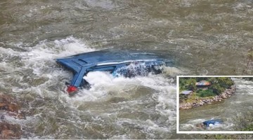 Dos personas desaparecidas tras caer camioneta  al río Antabamba