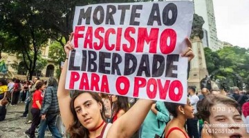 “Bolsonaro nunca más”: miles de estudiantes protestan en Río de Janeiro por el posible regreso de la ultraderecha en Brasil
