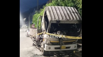 Delincuentes prenden fuego a camión minero en Villa Ampay