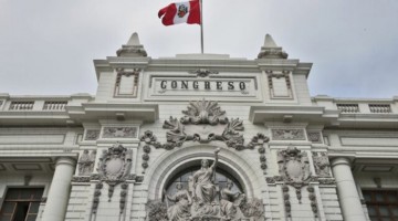 Congresistas pasarán una feliz Navidad con tarjeta de aguinaldo por 1,900 soles recién negociada