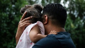 EEUU: más de 100.000 niños han sido separados de sus padres en la oleada de deportaciones de Trump, dice informe