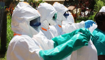Uganda cierra su frontera con RD del Congo por el riesgo de propagación del brote de ébola