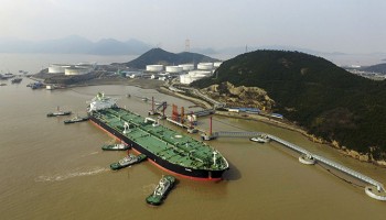 China mantiene importaciones de petróleo iraní pese al asedio de EE.UU.