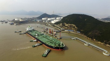 China mantiene importaciones de petróleo iraní pese al asedio de EE.UU.