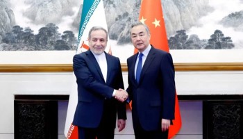 Irán y China fortalecen alianza estratégica frente a agresiones económicas de EE.UU.