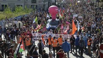 Francia: jornada de protestas contra el ajuste fiscal de Macron: reportan bloqueos y disturbios